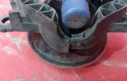 Заглушка ПТФ передняя правая для Renault Logan 2018 года на фотографиях