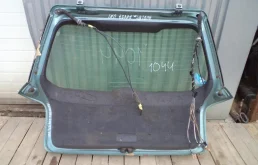 Крышка багажника для Audi A4 1996 года на фотографиях