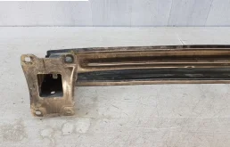 Усилитель заднего бампера для Skoda Octavia 2014 года на фотографиях