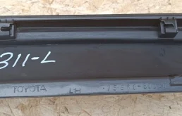 Накладка порога левая для Toyota Land Cruiser 2008 года на фотографиях