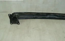 Усилитель заднего бампера для Skoda Octavia 2012 года на фотографиях