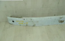 Усилитель бампера передний верхний для Opel Astra 2005 года на фотографиях