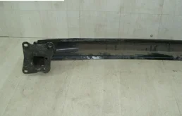 Усилитель заднего бампера для Skoda Octavia 2012 года на фотографиях