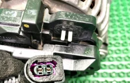 Генератор для Skoda Octavia 2009 года на фотографиях