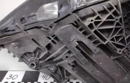 Фара левая для Audi Q8 на фотографиях