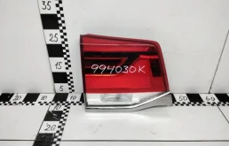 Фонарь внутренний левый для Toyota Land Cruiser 2021 года на фотографиях