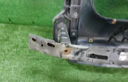 Панель радиатора (телевизор) для BMW 1er 2008 года на фотографиях