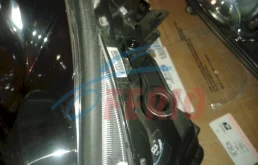 Фара правая для Lexus RX 2008 года на фотографиях