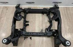 Подрамник двигателя для Mercedes-Benz M class 2006 года на фотографиях