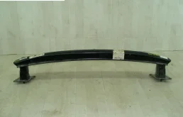 Усилитель заднего бампера для Skoda Octavia 2012 года на фотографиях