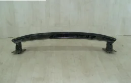 Усилитель заднего бампера для Skoda Octavia 2012 года на фотографиях