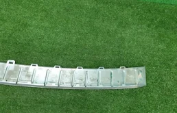 Накладка заднего бампера правая для Volkswagen Touareg 2007 года на фотографиях