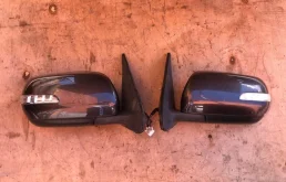 Стекла и зеркала для Suzuki Grand Vitara 2015 года на фотографиях