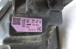 Фара ксенон левая для Nissan Qashqai 2020 года на фотографиях