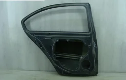 Двери для Skoda Octavia 2005 года на фотографиях