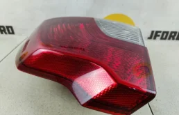 Фонарь правый для Volvo S40 2004 года на фотографиях