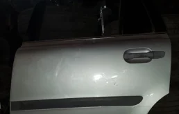 Дверь передняя левая для Volvo XC90 2002 года на фотографиях