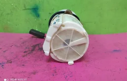 Топливный насос для Volkswagen Passat 1997 года на фотографиях