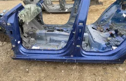 Порог левый для Skoda Octavia 2009 года на фотографиях