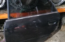 Двери для Audi A6 2003 года на фотографиях