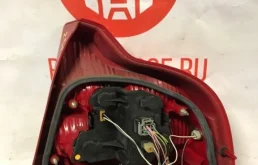 Фонарь левый для Volvo S80 2004 года на фотографиях