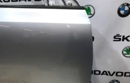 Дверь передняя правая для Skoda Octavia 2018 года на фотографиях