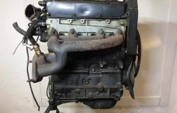 Двигатель без навесного для Audi A4 1996 года на фотографиях