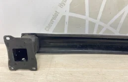 Усилитель заднего бампера для Skoda Octavia 2017 года на фотографиях