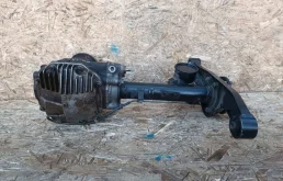 Редуктор переднего моста для Mitsubishi Pajero 2014 года на фотографиях