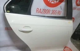 Дверь задняя правая для Volkswagen Jetta 2007 года на фотографиях