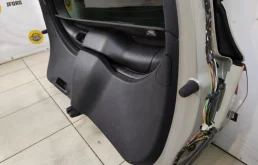 Дверь багажника для Ford Kuga 2012 года на фотографиях