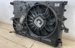 Кассета радиаторов для Volkswagen Touareg 2009 года на фотографиях