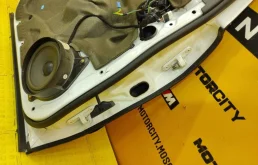 Дверь задняя левая для Mercedes-Benz S class 2000 года на фотографиях