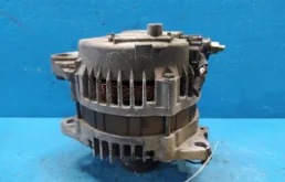 Генератор для Nissan X-Trail 2002 года на фотографиях