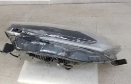 Фонарь правый для Nissan X-Trail 2021 года на фотографиях