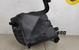 Корпус воздушного фильтра для Ford Focus 2009 года на фотографиях