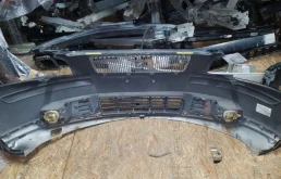 Бампер передний для Volvo S40 2011 года на фотографиях