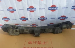 Абсорбер переднего бампера для Nissan X-Trail 2014 года на фотографиях