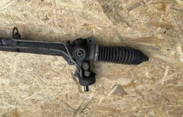 Рулевая рейка для Audi A4 2003 года на фотографиях