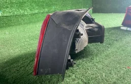 Фонарь левый для Volkswagen Passat 2017 года на фотографиях