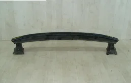 Усилитель заднего бампера для Skoda Octavia 2012 года на фотографиях