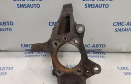 Кулак поворотный правый для Volvo XC90 2003 года на фотографиях