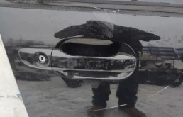 Ручка двери багажника наружная для Volvo XC90 2011 года на фотографиях