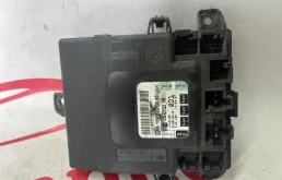 Блок управления дверью для Mercedes-Benz M class 2009 года на фотографиях