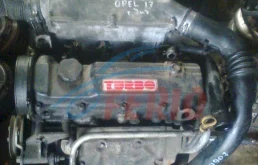 Двигатель без навесного для Opel Astra 1997 года на фотографиях