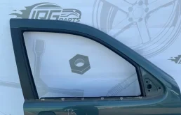 Дверь передняя правая для Mercedes-Benz M class 2000 года на фотографиях