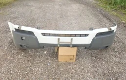 Бампер передний для Volvo XC90 2002 года на фотографиях