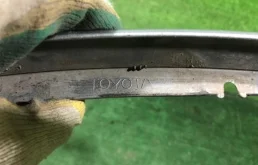 Накладка заднего бампера правая для Toyota RAV4 2018 года на фотографиях