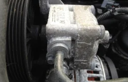 Насос ГУР для Volvo XC90 2003 года на фотографиях