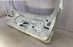 Крышка багажника для Volkswagen Tiguan 2015 года на фотографиях